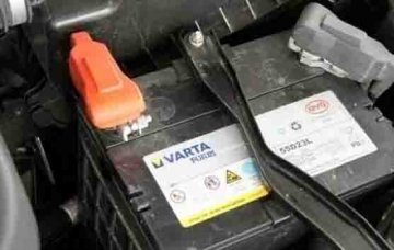 新能源汽車(chē)專(zhuān)業(yè)實(shí)訓設備:蓄電池檢修工具怎么使用?